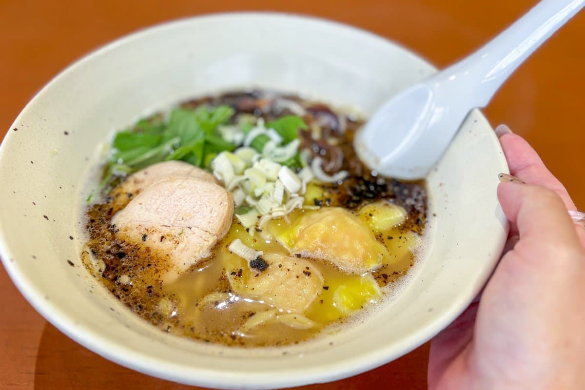【湯上がり食堂 西 / 山梨市】温泉施設の併設食堂で本格鶏白湯ラーメンを堪能!2026年9月10日オープン