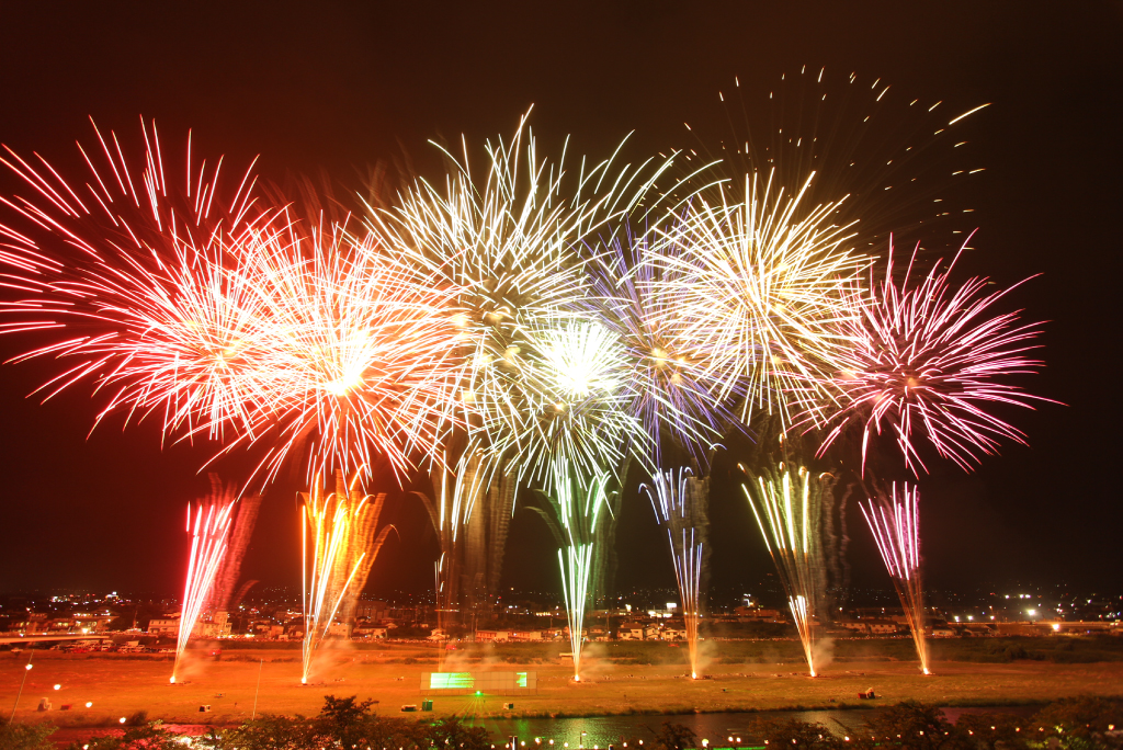 Ishiwa Onsen Fireworks Festival | Yamanashi Event | PORTA