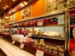 カフェテロワール パティスリーセレオ甲府2階にオープン！フルーツサンドやワインケーキなど♪