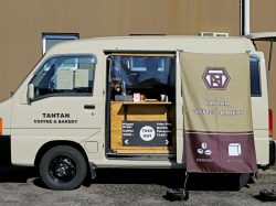 今話題のキッチンカーをフィーチャー！TANTAN COFFEE&BAKERY こだわりコーヒーとキューブ型パン