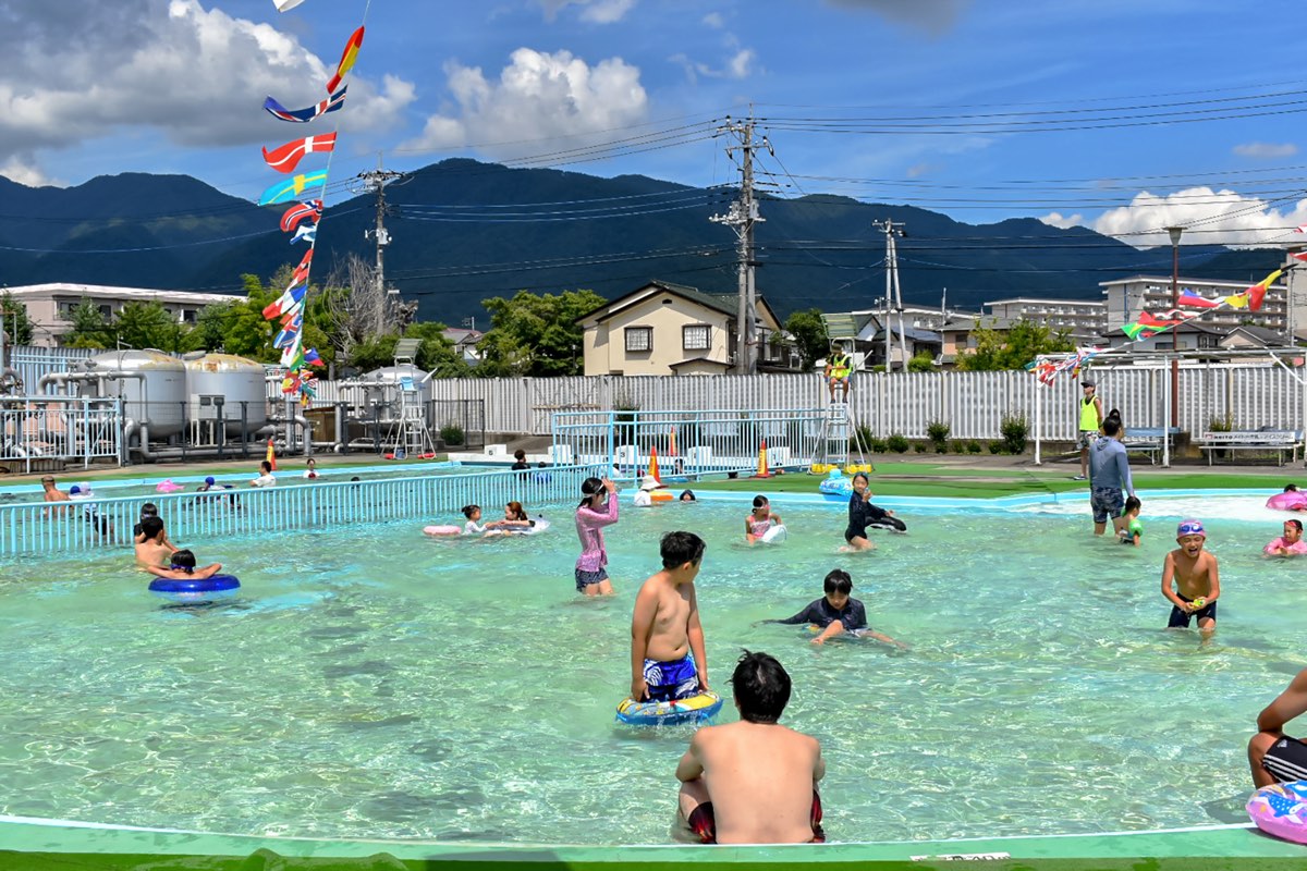 甲府市緑が丘スポーツ公園　屋外水泳場