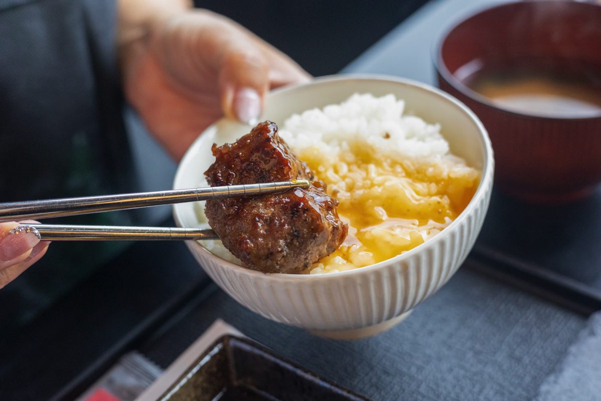 炭火焼き&富士山溶岩焼き 達磨ミート