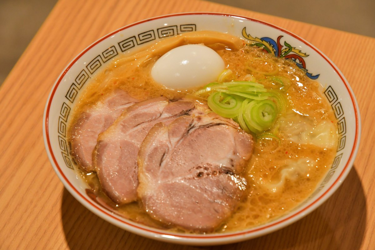 ラーメンハチロク 特製味噌ラーメン