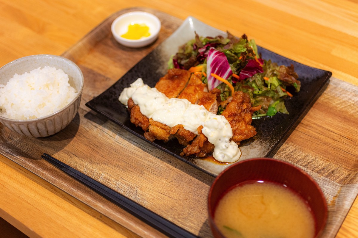 レストランパセリ×タニタカフェ ヘルシースパサンロード店